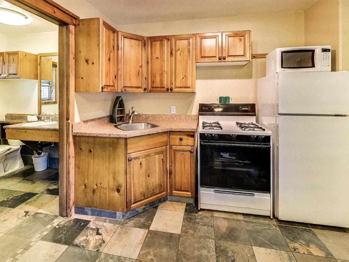 Patricia Lake Bungalows 재스퍼 외부 사진